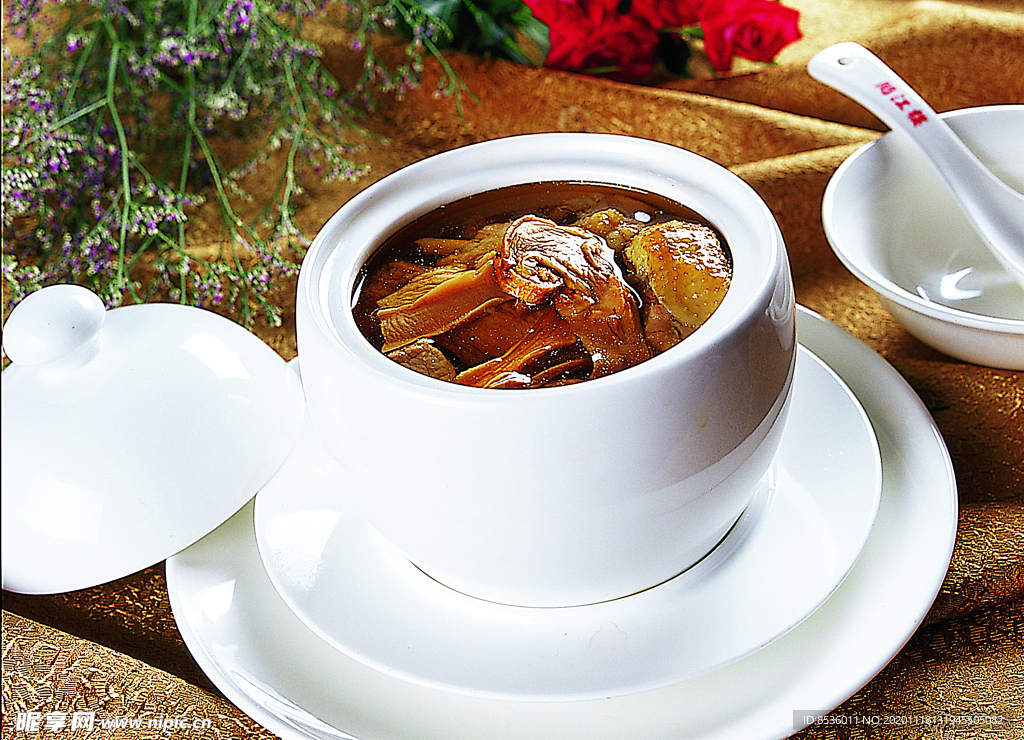 野生菌炖太和鸡