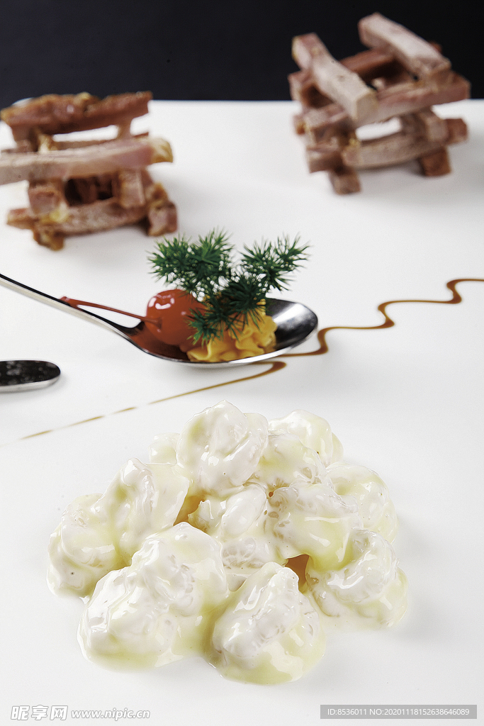 手撕牛肉拼虾球