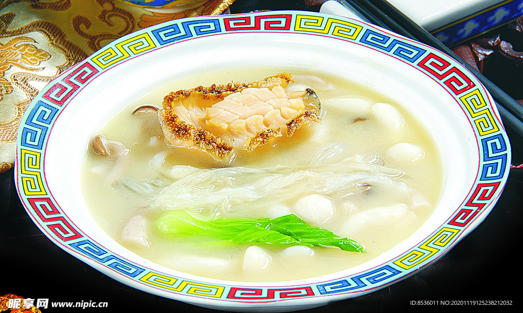 鱼翅菌菇炖大连鲍