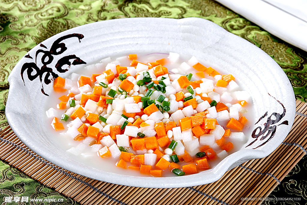 茨实淮山金瓜煲