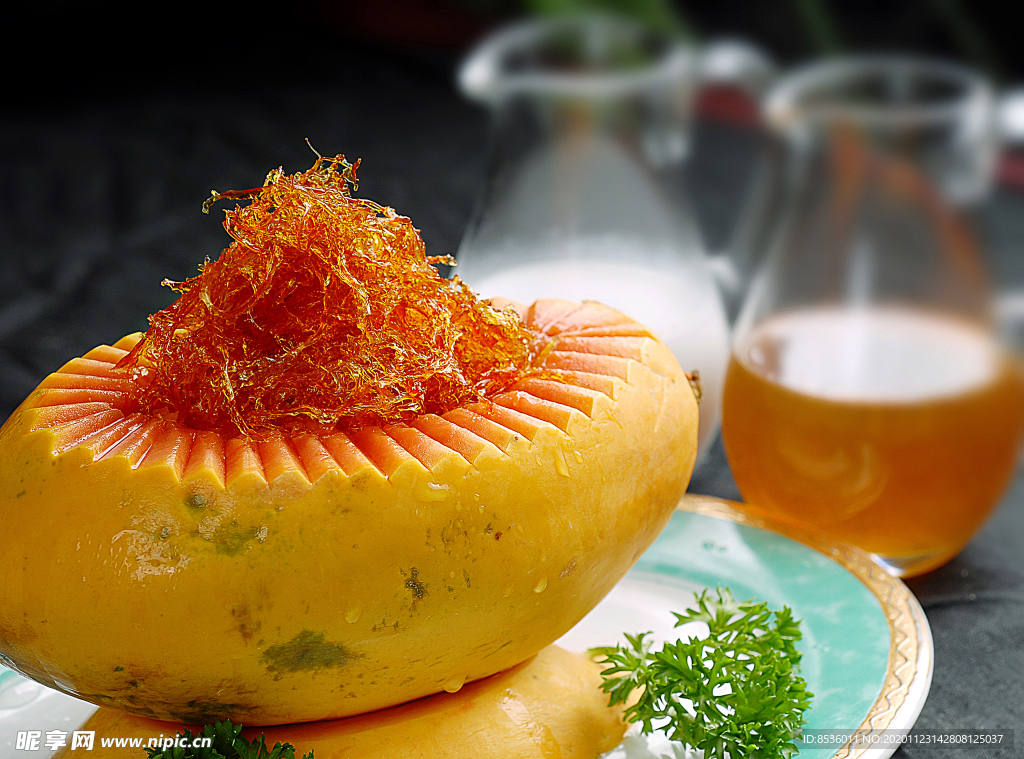 尝燕窝木瓜炖血燕