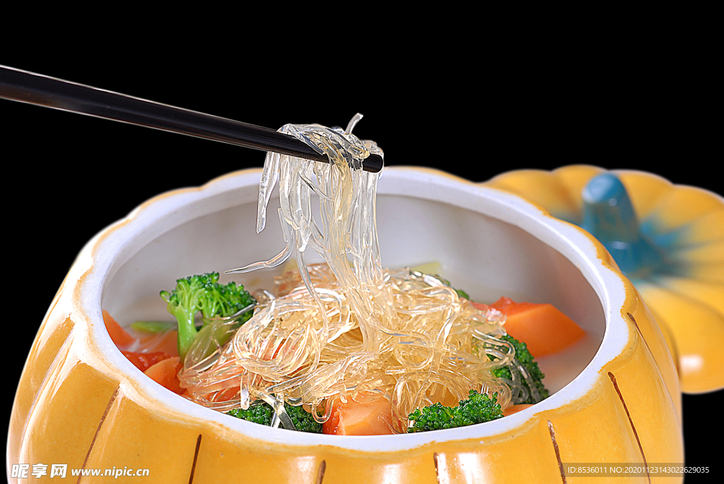 木瓜炖鲜翅鱼唇