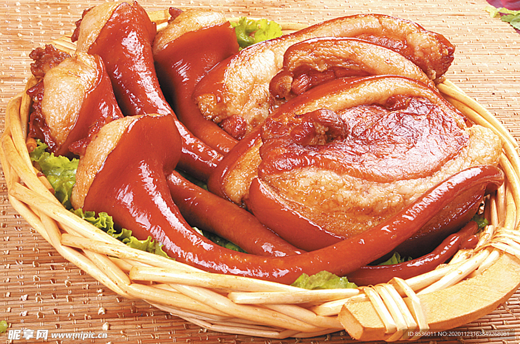 拼盘川式卤猪尾