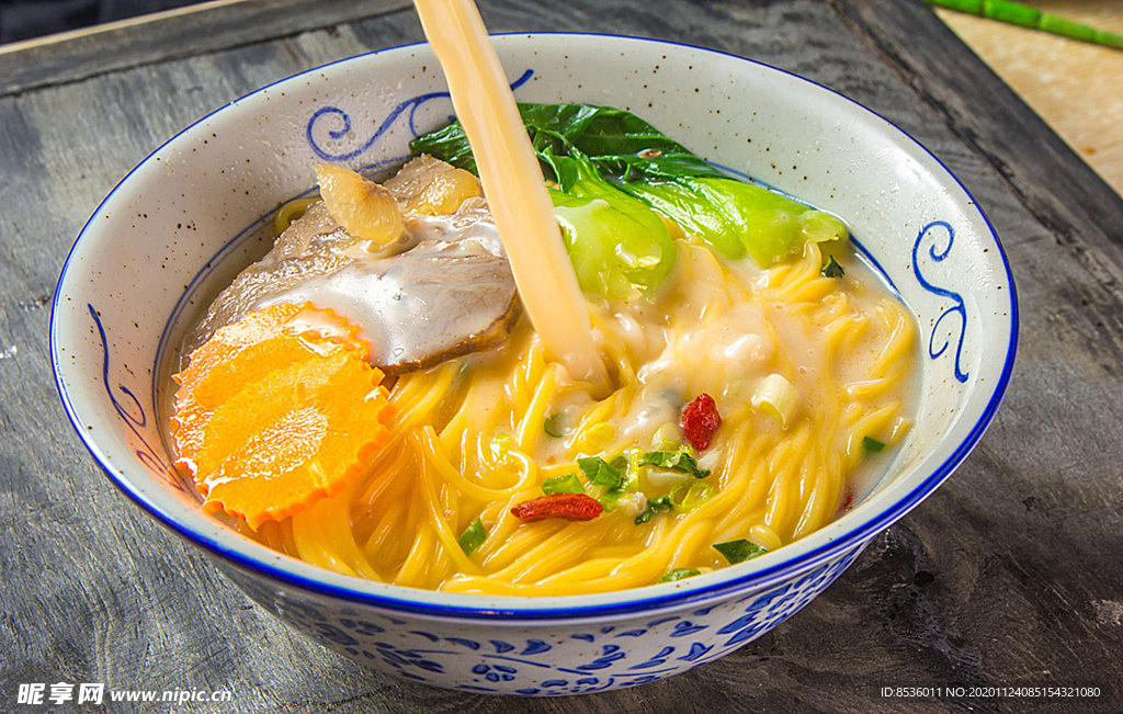 日韩料理叉烧拉面