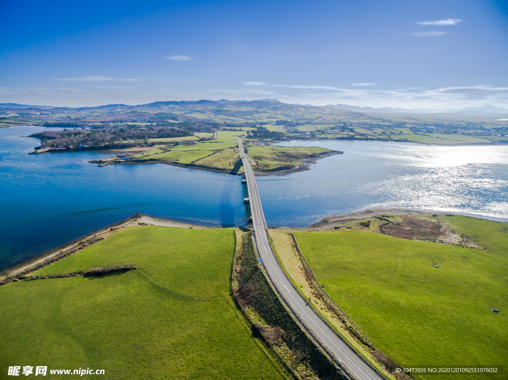 俯视哈里布莱尼桥