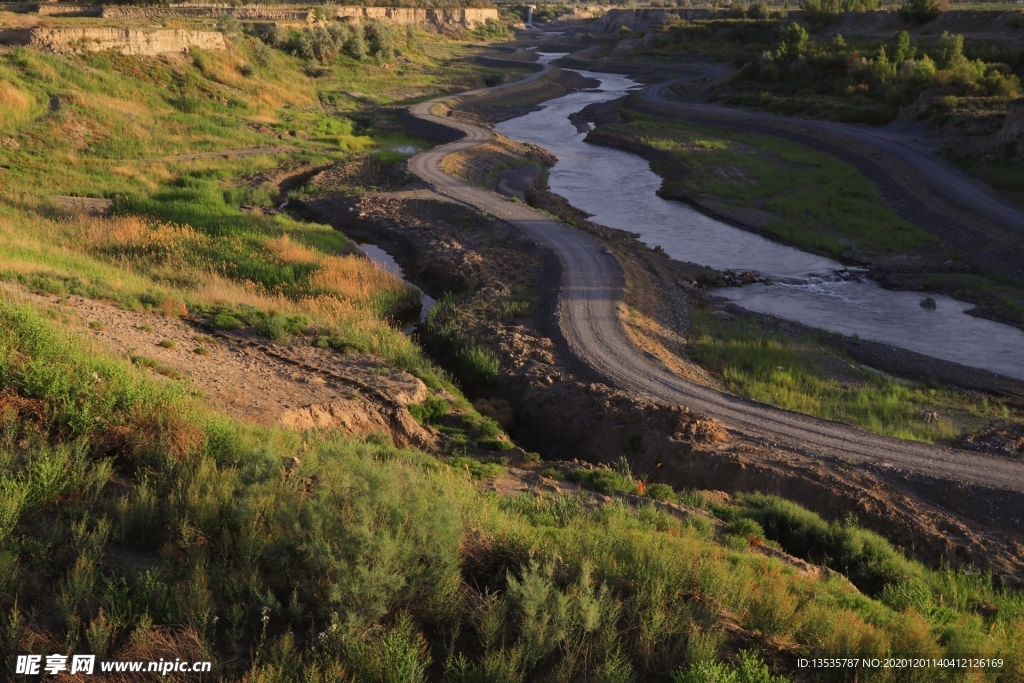 奎屯河河谷风景