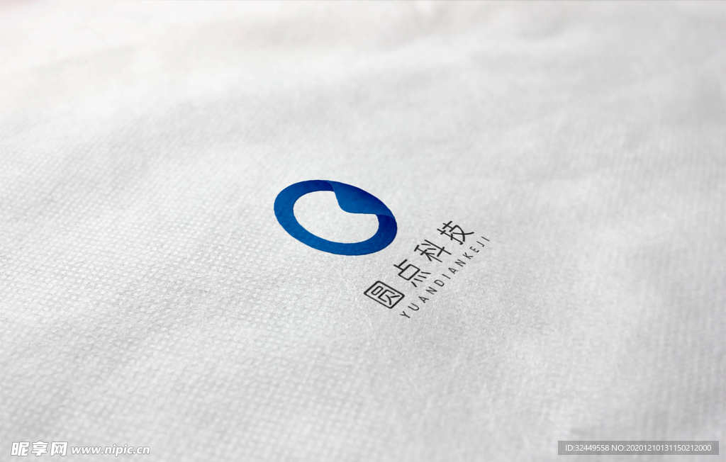 C字母变形简约logo