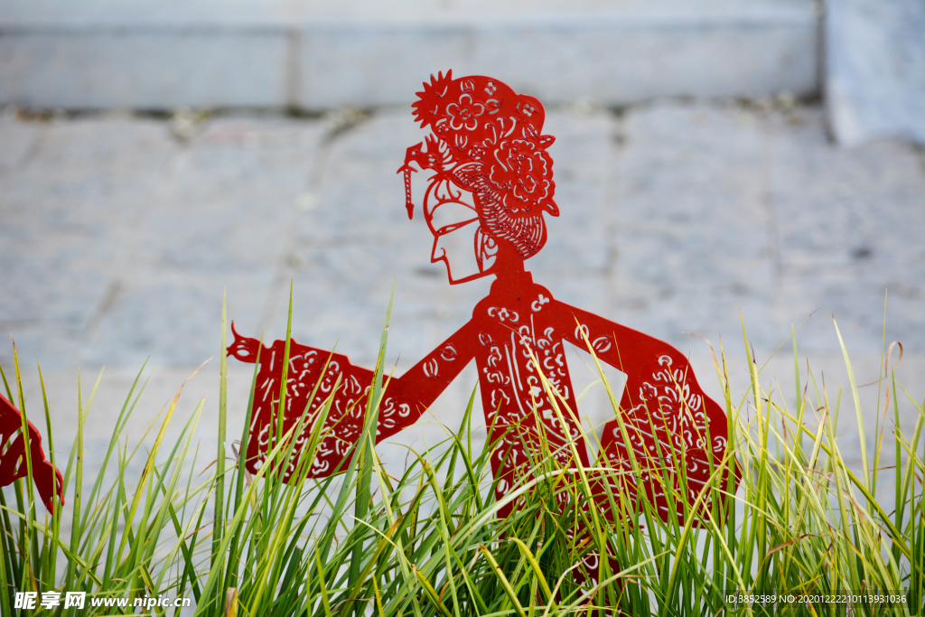 民俗女性戏曲人物剪纸雕塑