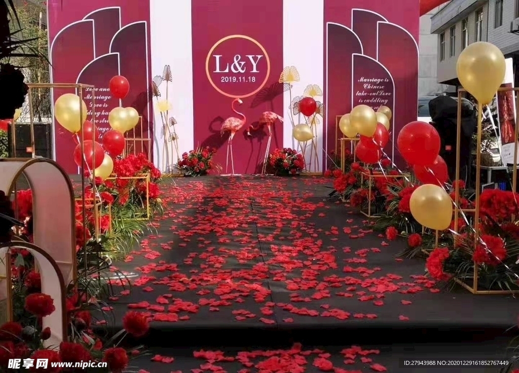 红色婚礼场景