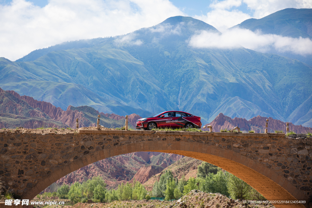 汽车 外景 配图 美景 环青赛