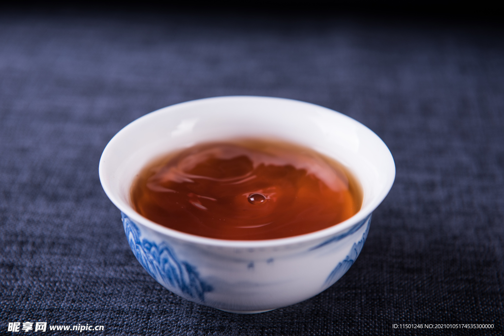 正山小种红茶 茶汤 盖碗 传统