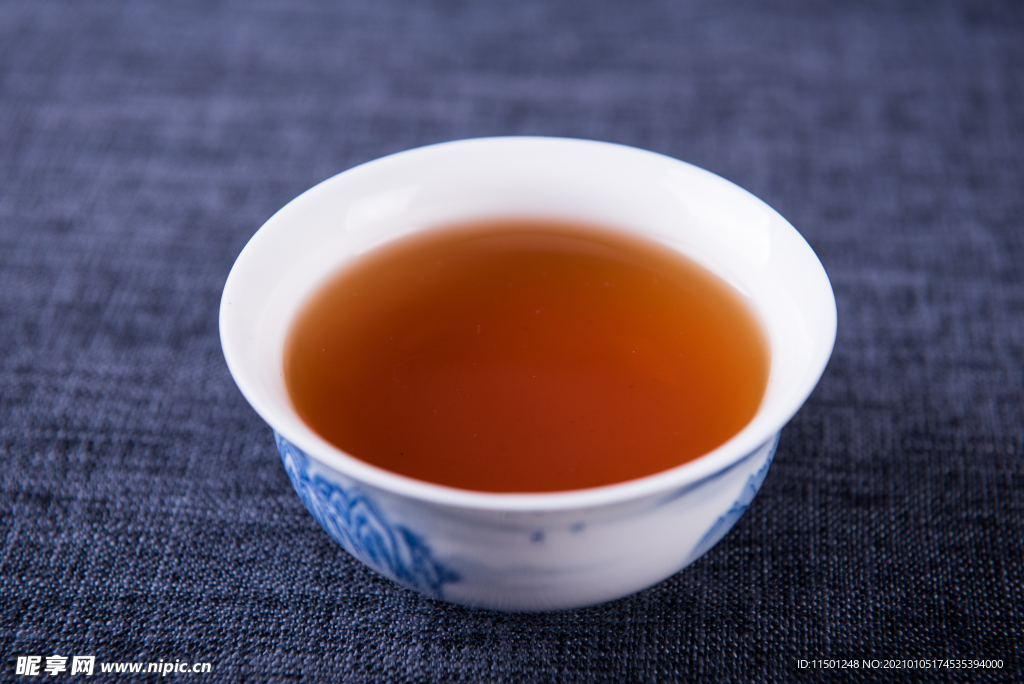 正山小种红茶 茶汤 盖碗 传统