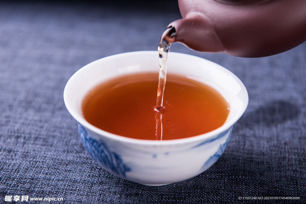 正山小种红茶 茶汤 盖碗 传统