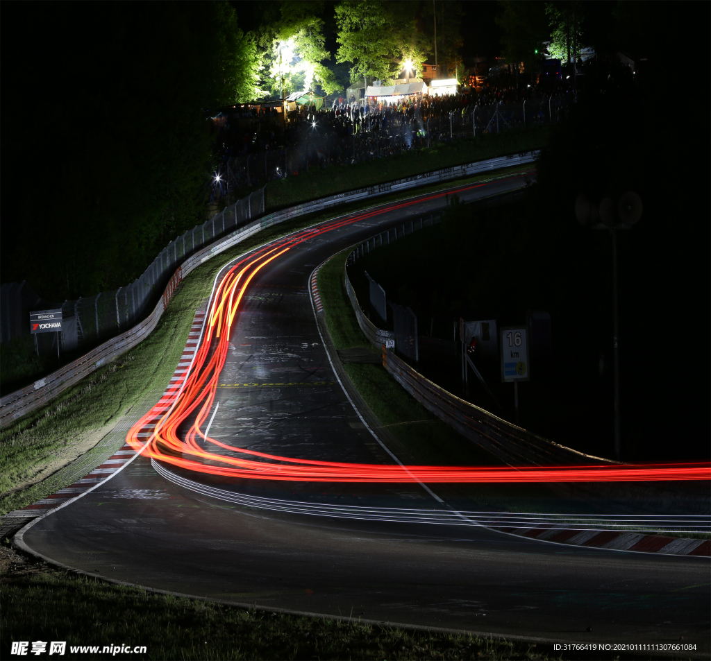赛道夜景