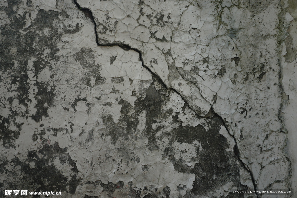 墙面裂缝破旧斑驳