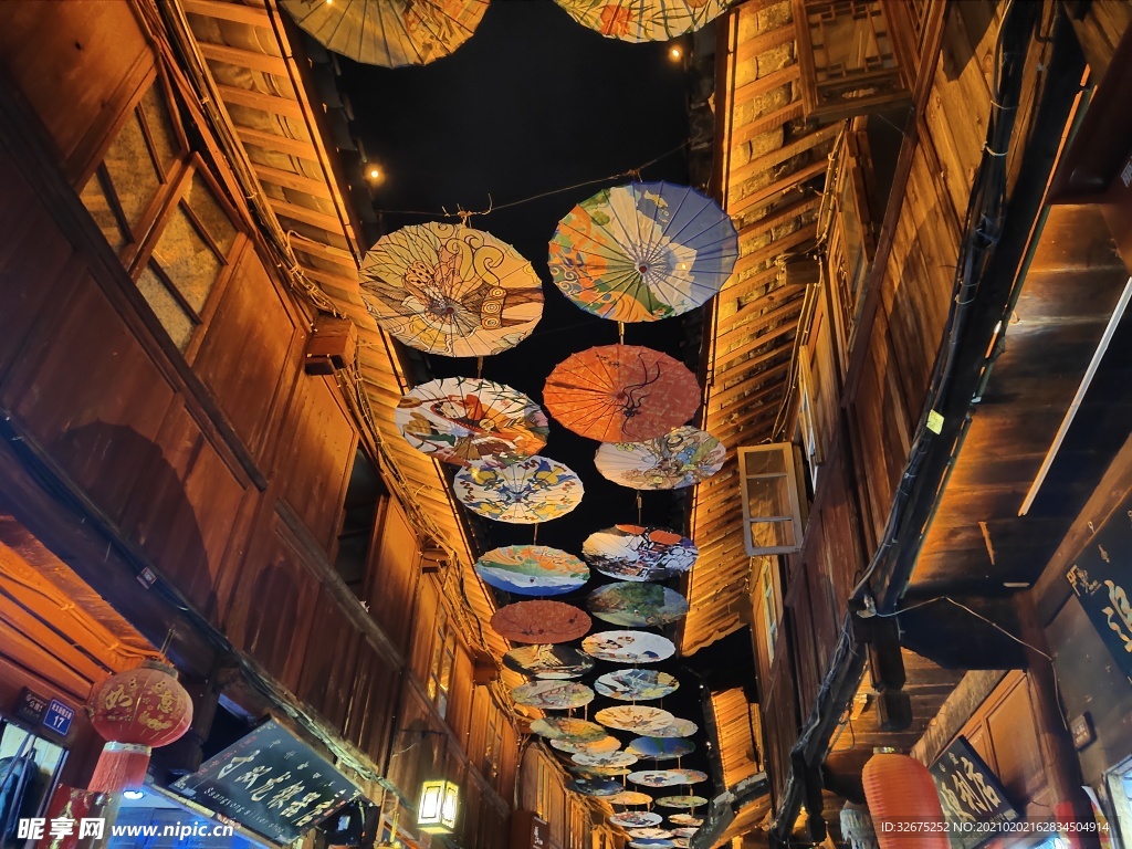 丽江古城 油纸伞