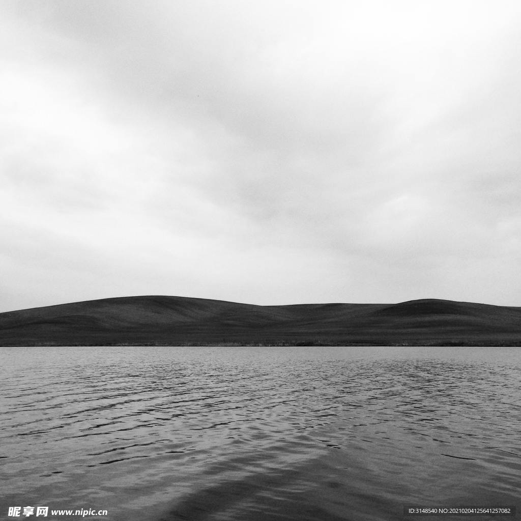 黑白山水远景图