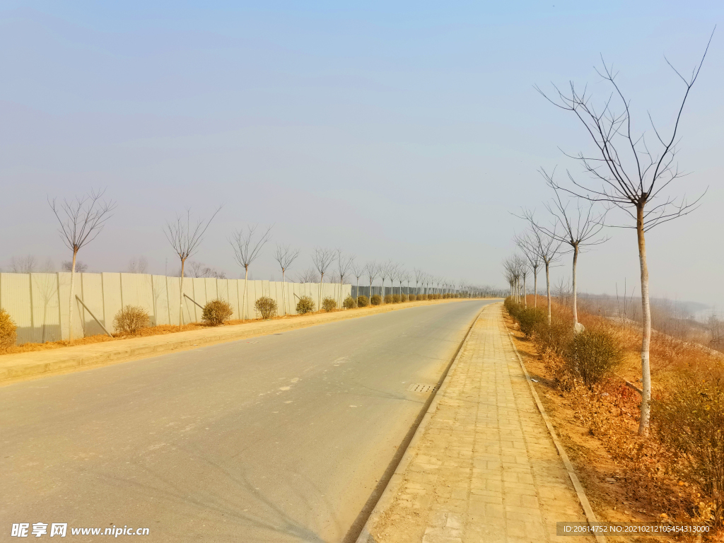 空荡荡的道路风景