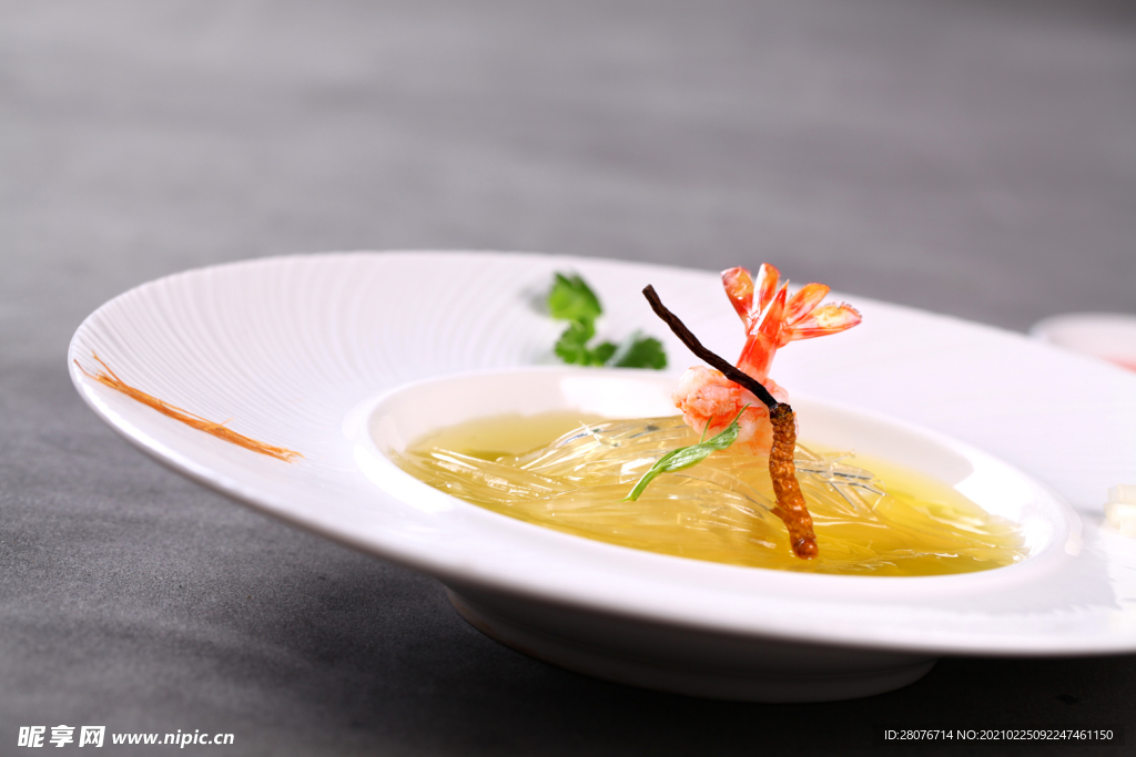 鲜虾虫草烩鱼翅