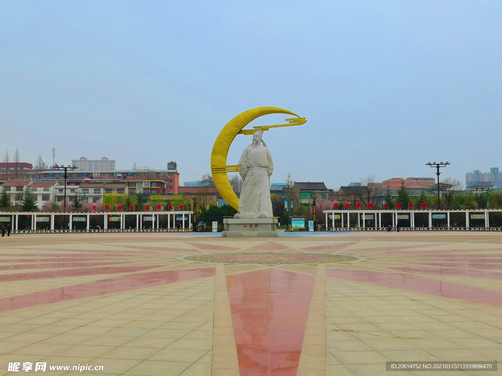 空荡荡的公园广场