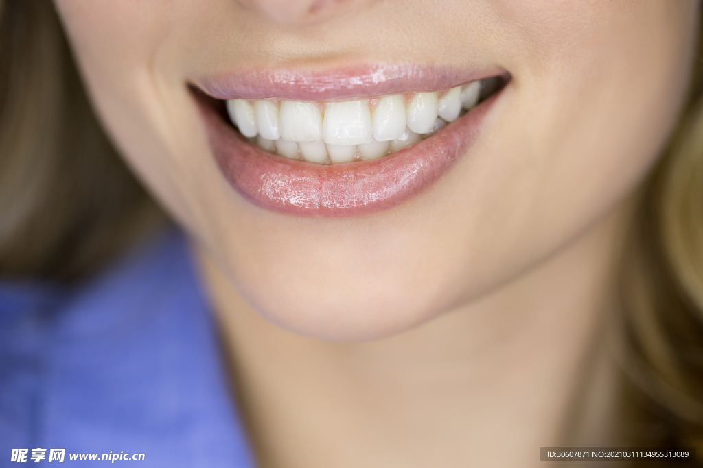 洁白牙齿