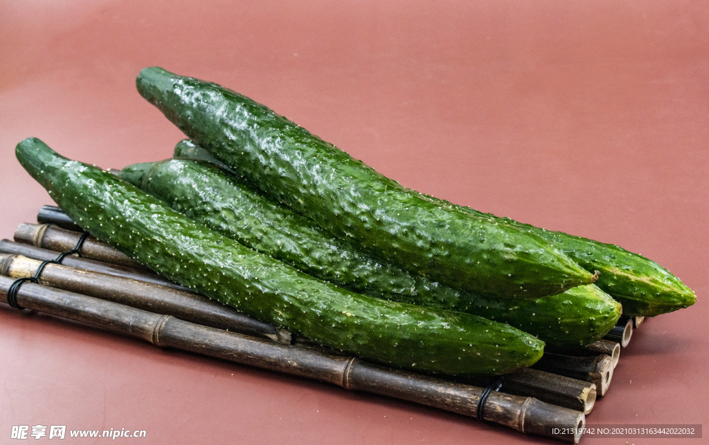 黄瓜高清摄影图