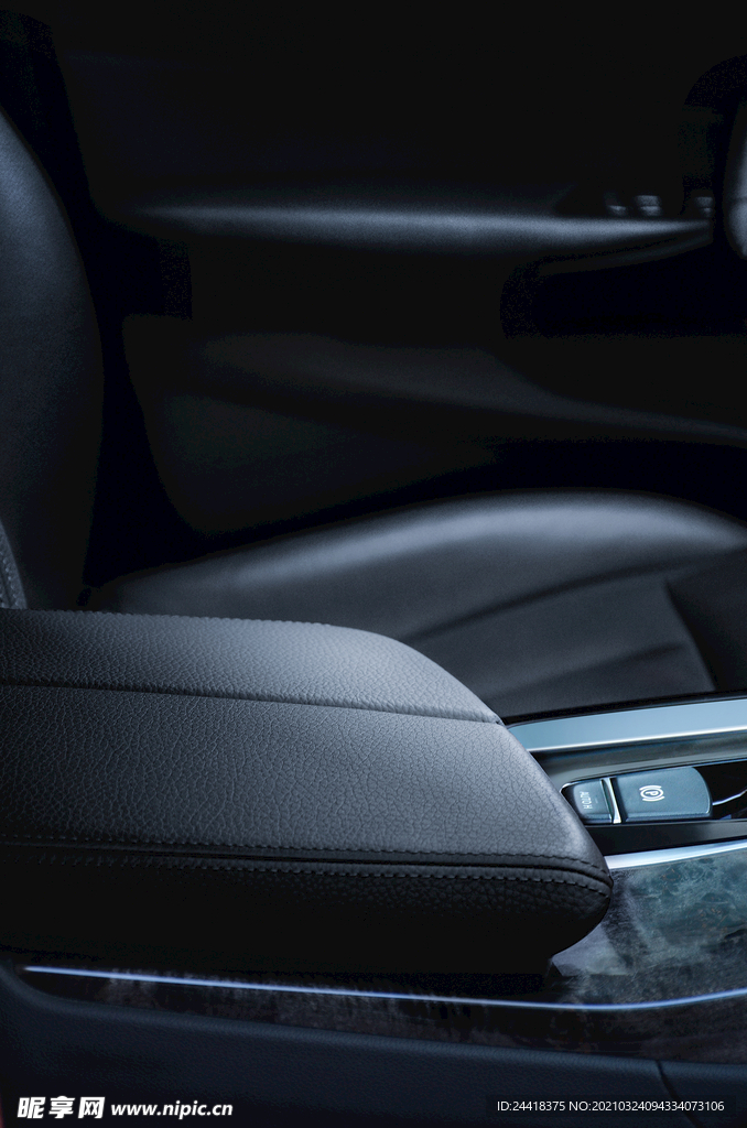 汽车内饰