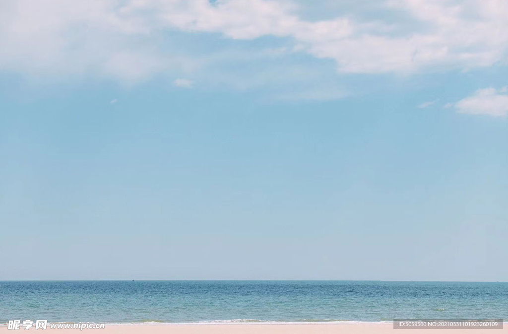 海边沙滩天空