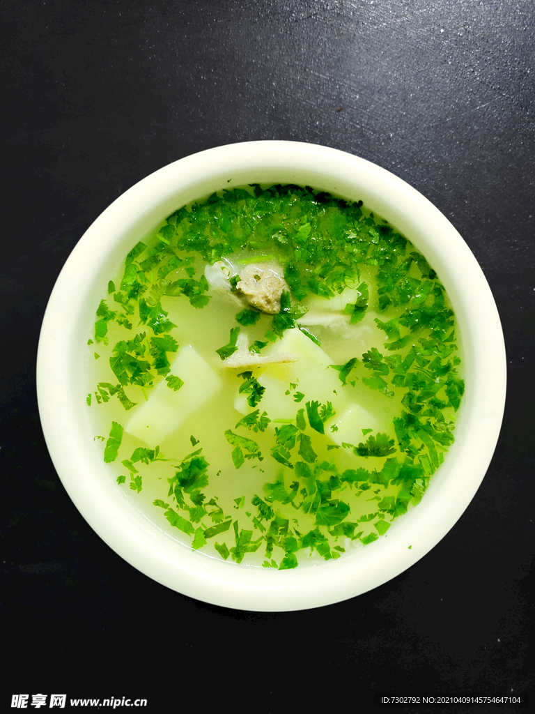 土豆马铃薯简骨汤