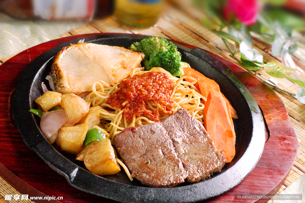 精致的牛排美食