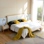 现代原木色大床