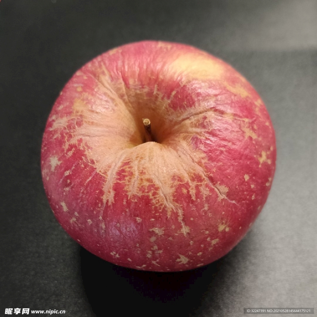 干裂的苹果