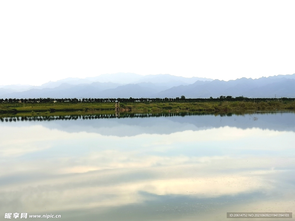 美丽的乡村河道风景