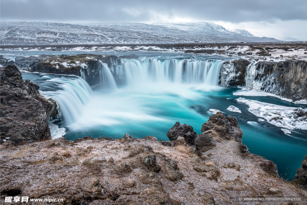 户外瀑布自然风光背景素材