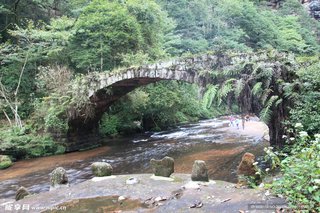 黄荆老林情人桥