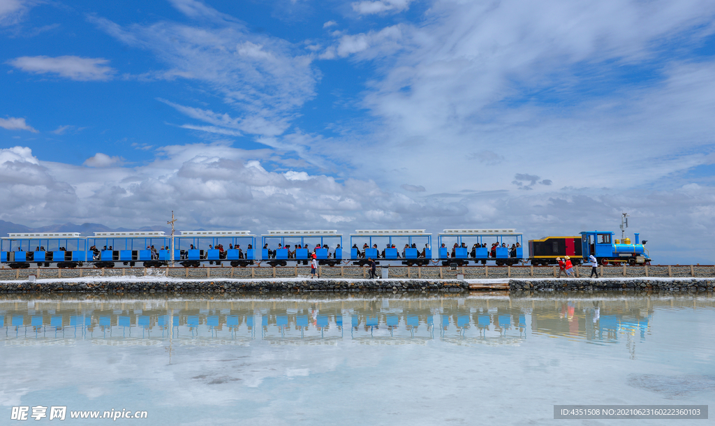 茶卡盐湖-小火车