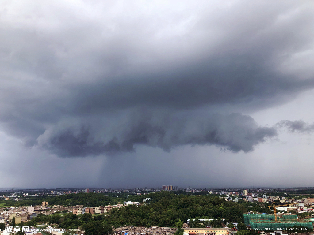 黑云压城城欲摧