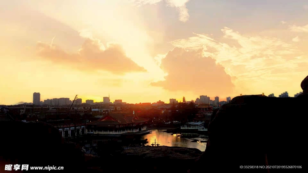 光和城市的碰撞