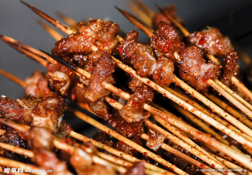 烧烤羊肉串 