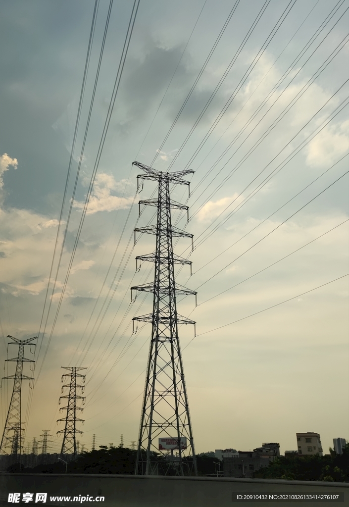 天空电网铁塔