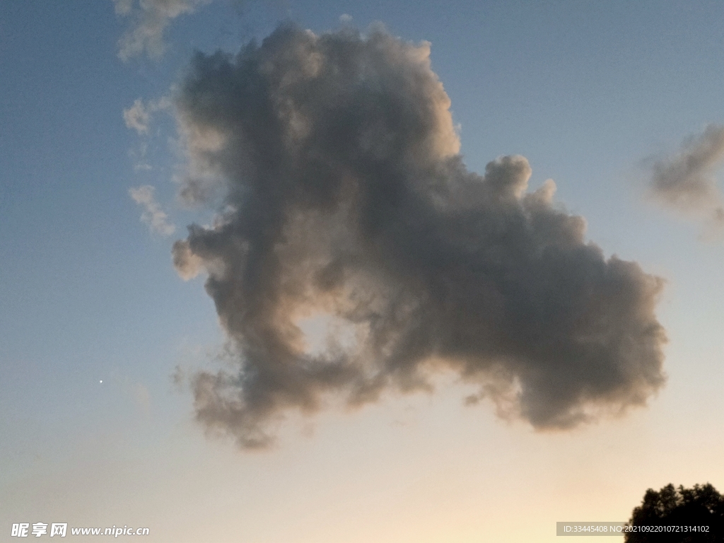 连云都是爱你的形状