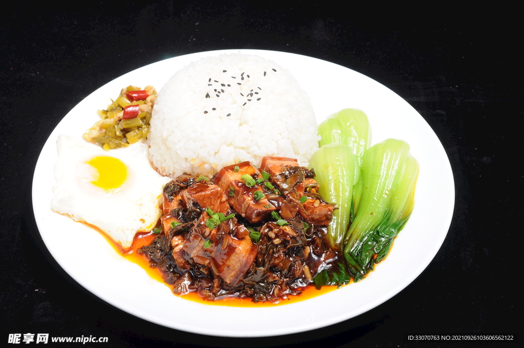 梅菜烧肉盖浇饭