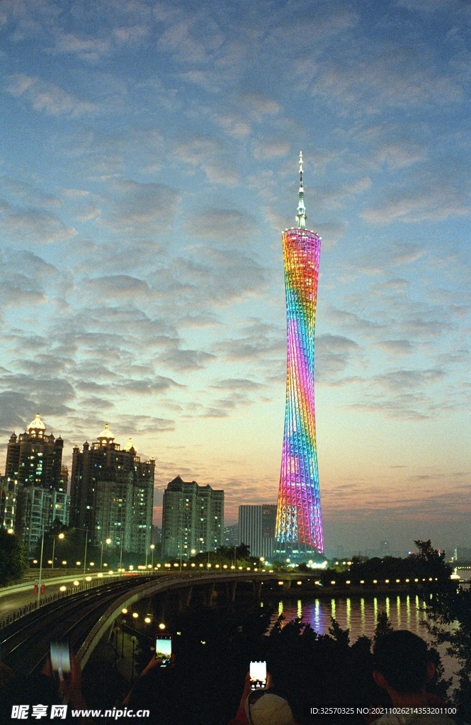 胶片中的广州塔