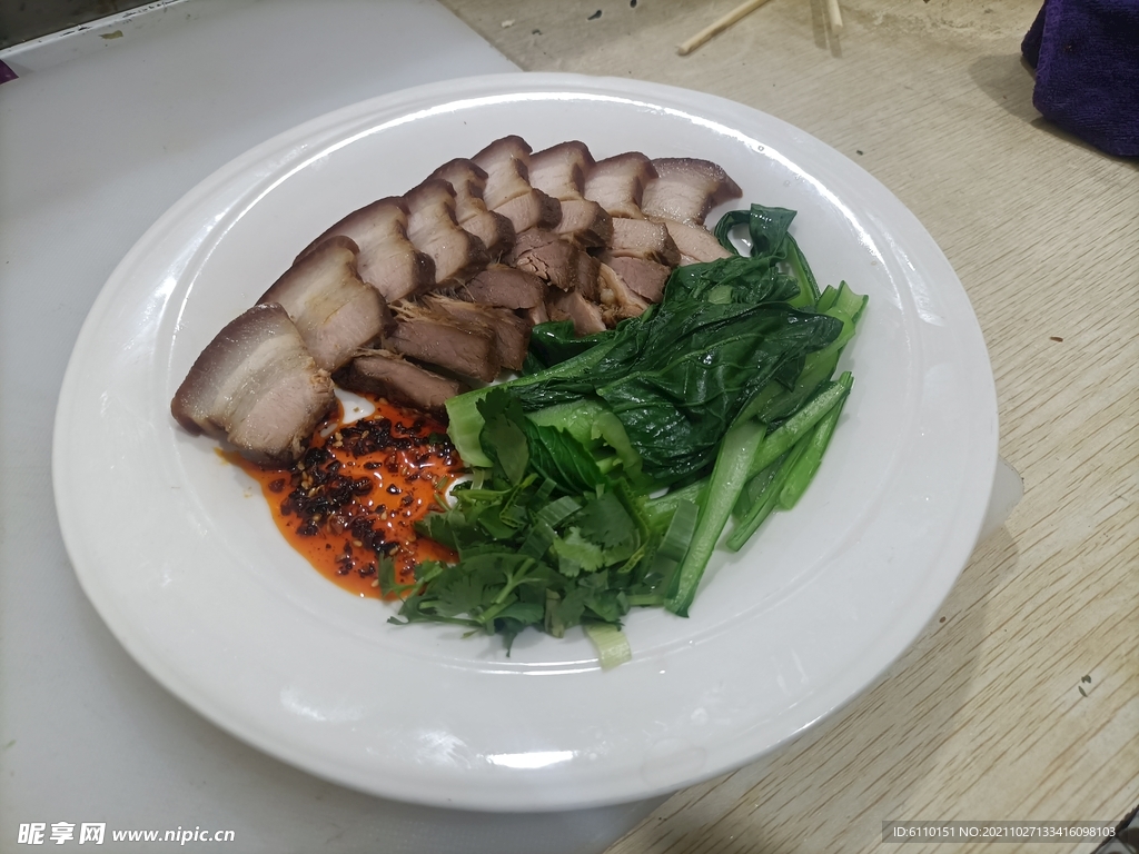 青菜卤肉辣椒油