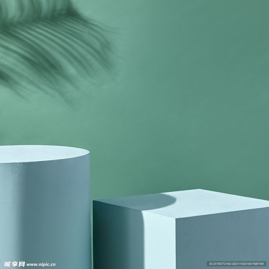 清新夏日石膏立方体摄影图片