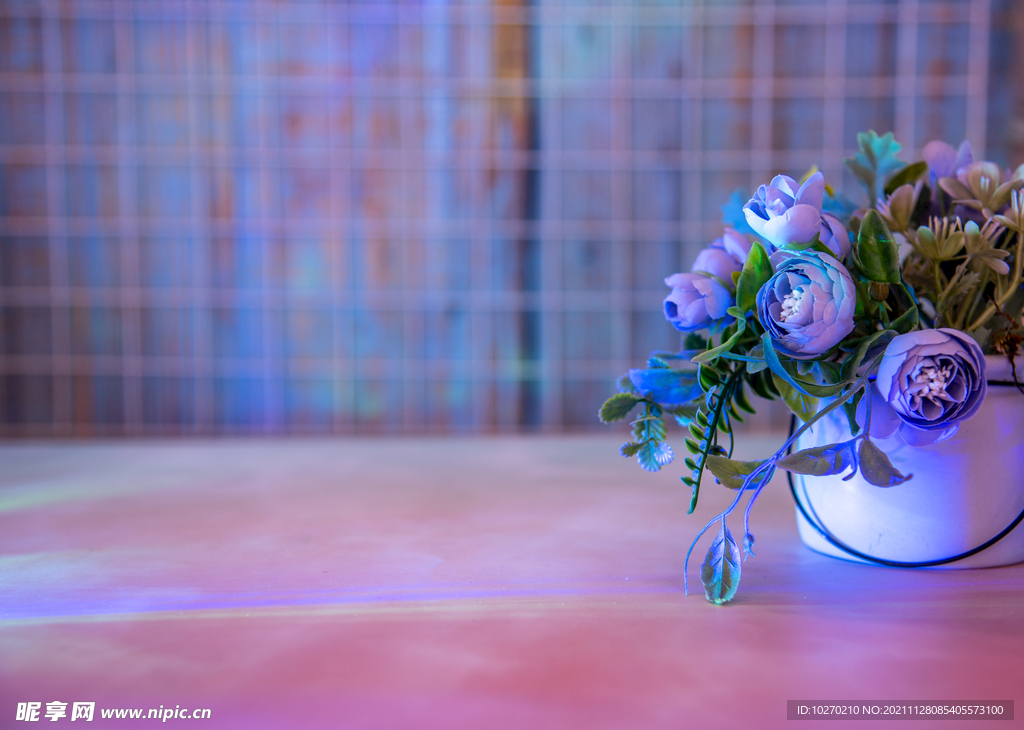 桌面花卉摆件背景