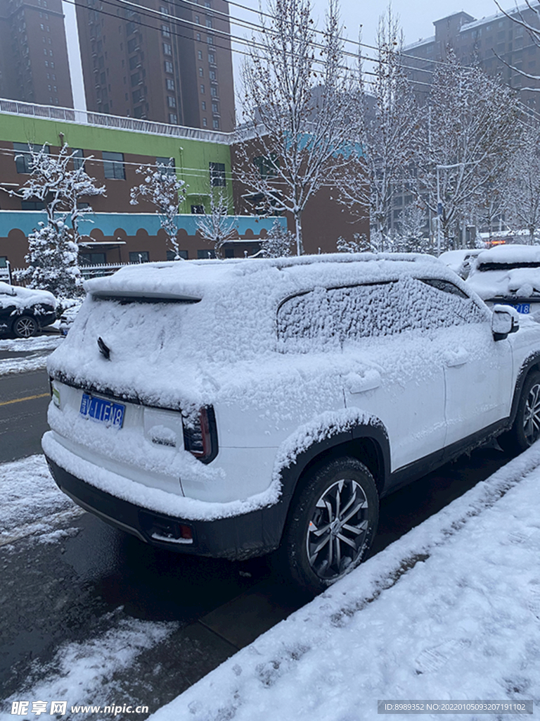 雪 车 车背