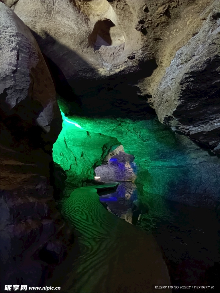 天然溶洞 沂蒙地下画廊 沂蒙山