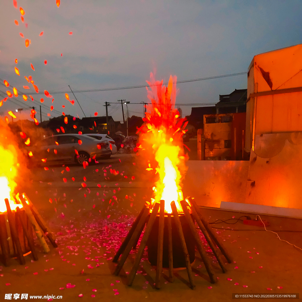 户外防水淋雨伏羲壁炉篝火盆火炬