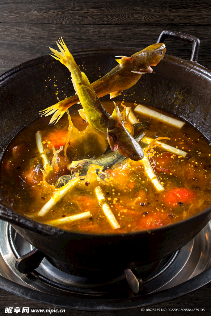 酸菜耗儿鱼火锅